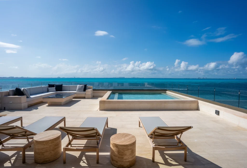 PENTHOUSE CON VISTAS UNICAS EN ISLA MUJERES, ARTILA.